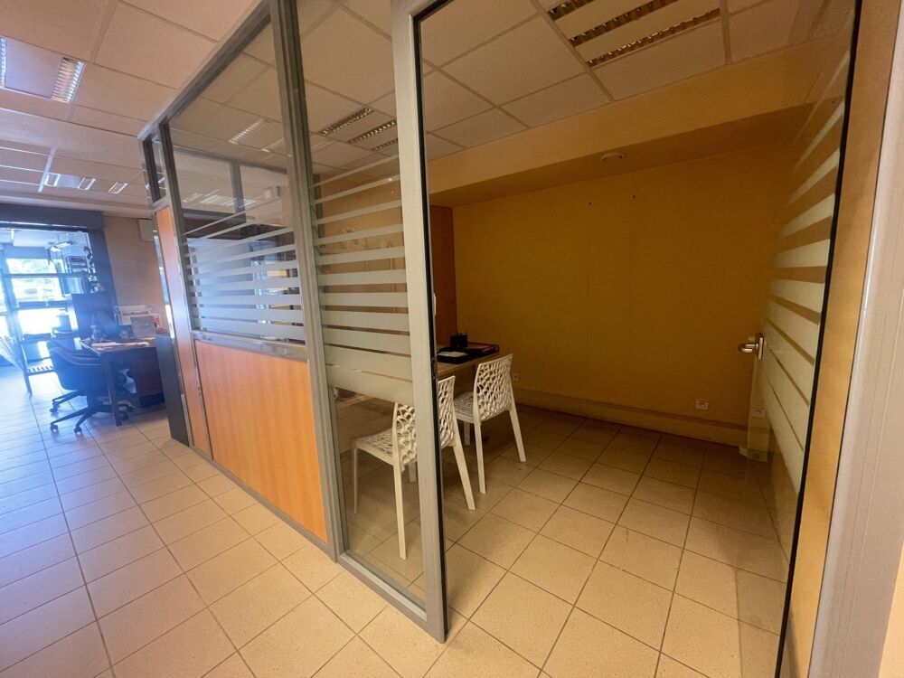   Rodez – Local professionnel / Bureaux de 120 m² Rodez