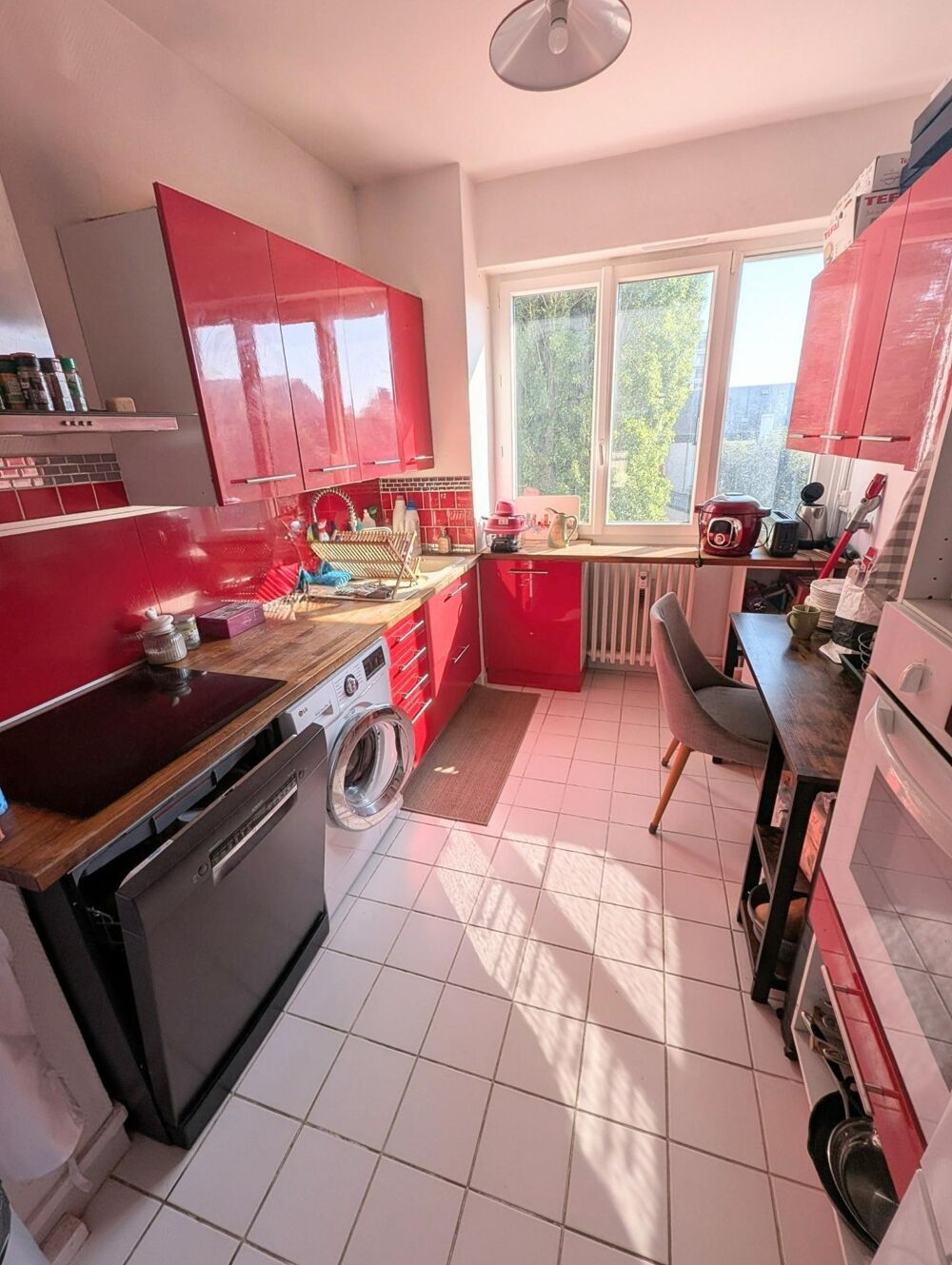 APPARTEMENT T4 avec box, cave, grenier