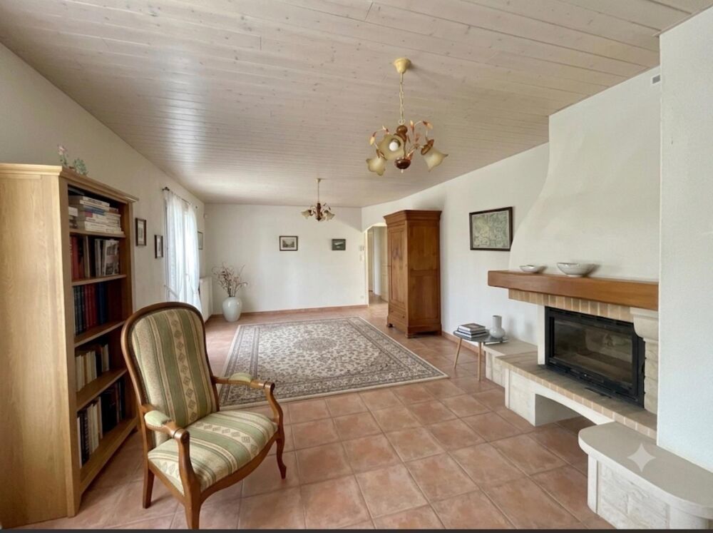 Maison de plain 91m2, 2 garages, potentiel agrandissement et grand terrain