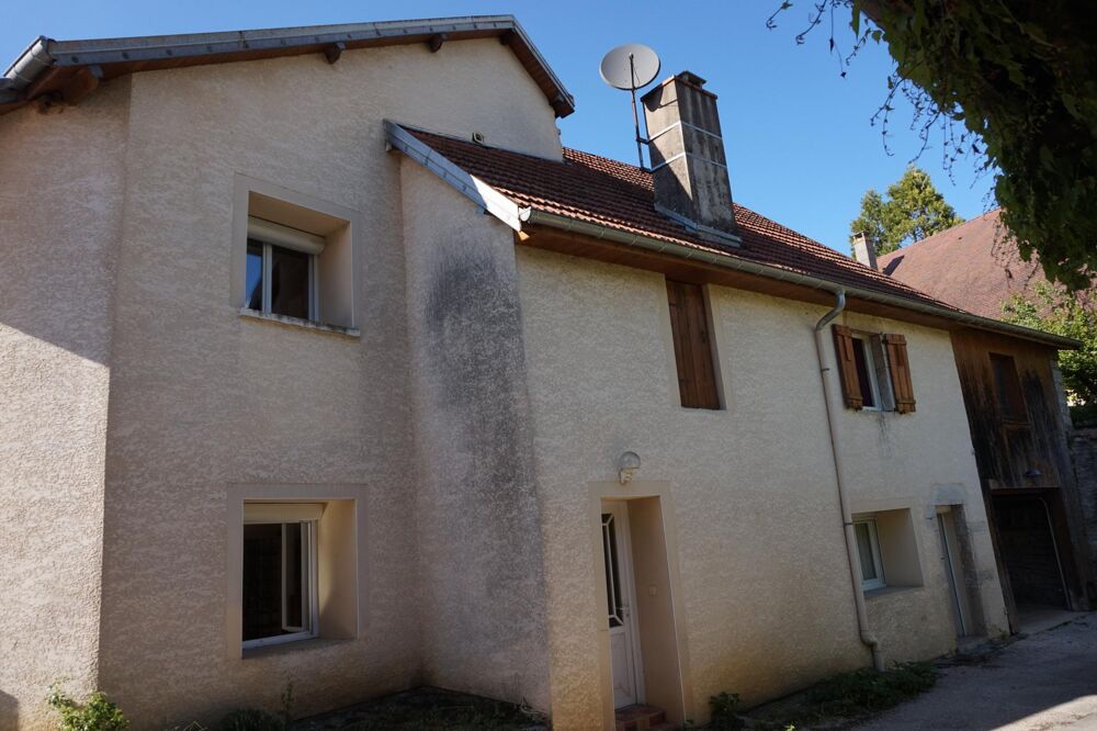 Vente Maison Maison de village au calme de 142 m² totalement rénovée en 2001 avec 3 chambres. Thoraise