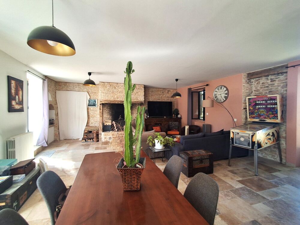Vente Maison Ensemble immobilier composé d'une maison d'habitation, d'un séjoir à tabac, d'une sépendances en pierre non attennate, piscine e Salviac