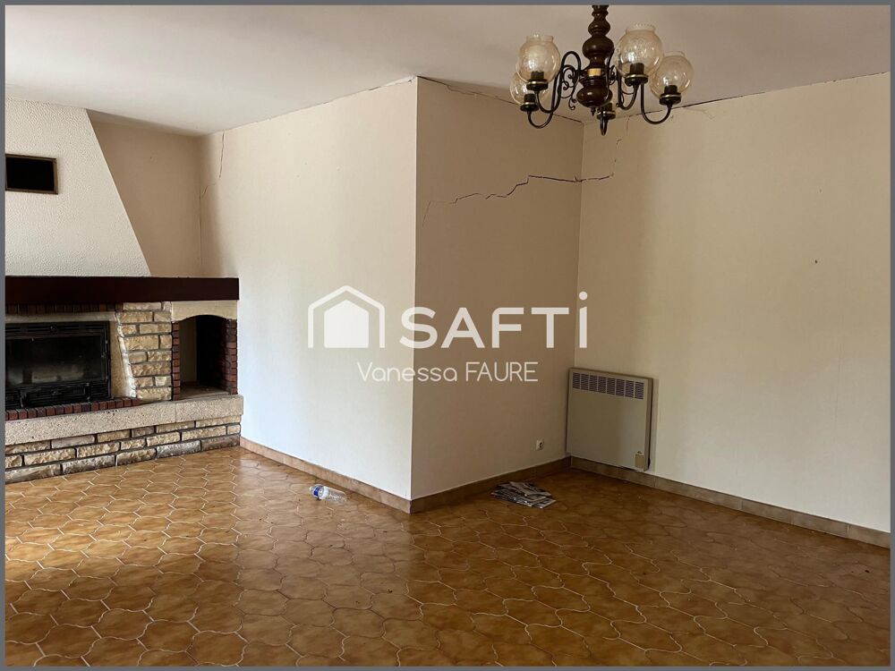 Découvrez une maison à fort potentiel sur belle parcelle de 950 m2