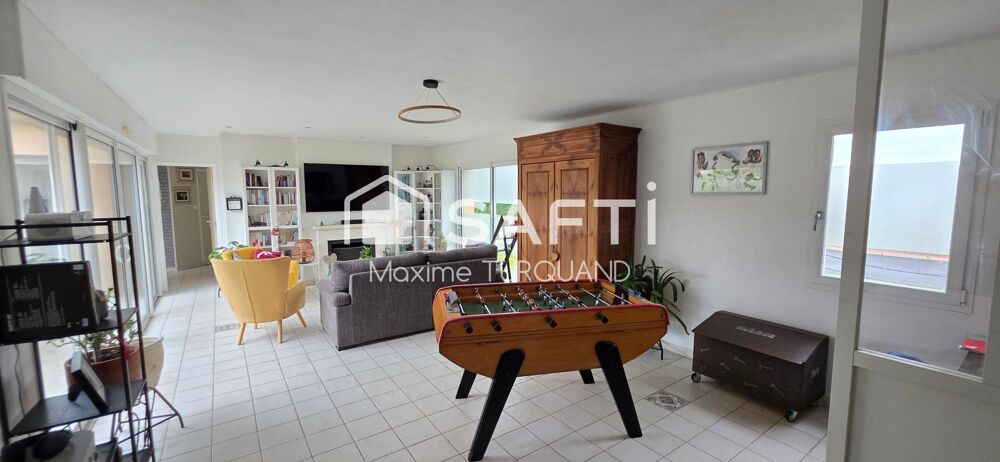 Pavillon plain-pied, 2007, 3 chambres, 1100m² de terrain + double garage.