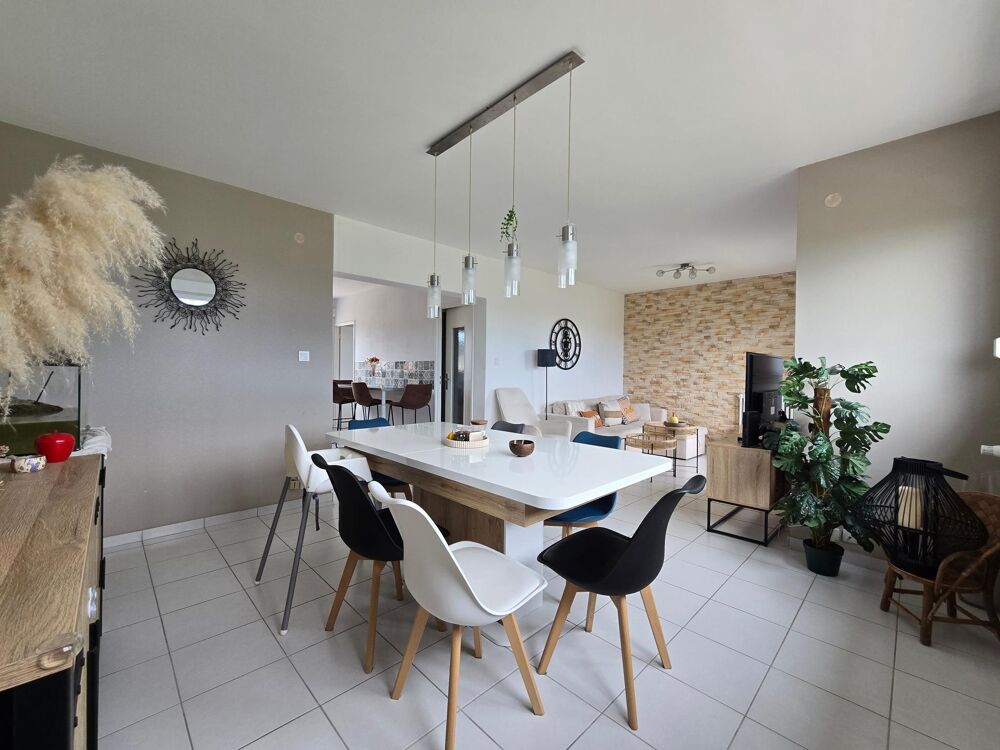 Vaste et lumineux appartement traversant, F6 3 chambre avec balcon
