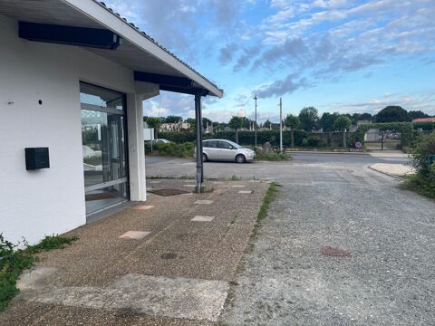  Sortie RN89, proche de commerces 