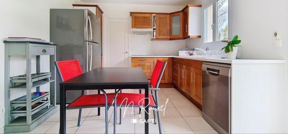 Vente Maison Maison 150 m2, 4 chambres, 1 bureau, double garage avec combles aménageables, terrain 2640m2 Saint-lo