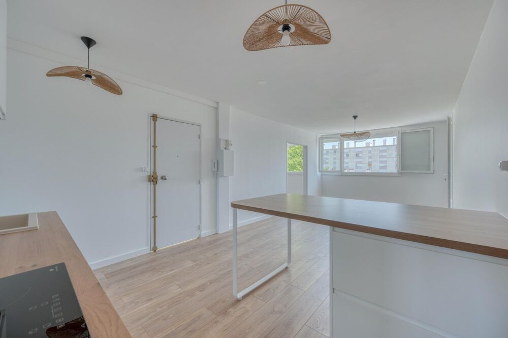 Vente Appartement T4 rénové - Hyper-centre - Dernier étage - possibilité 3 chambres Merignac