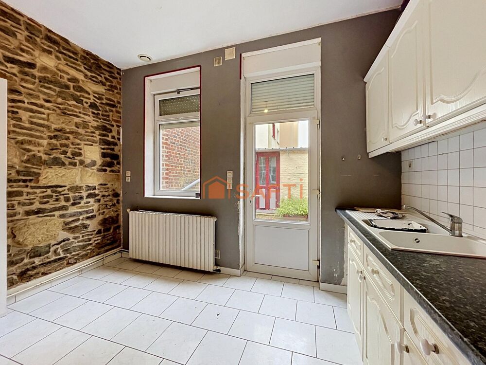 À vendre à Hirson  Maison de village avec cour, atelier cave et Magnifique grenier