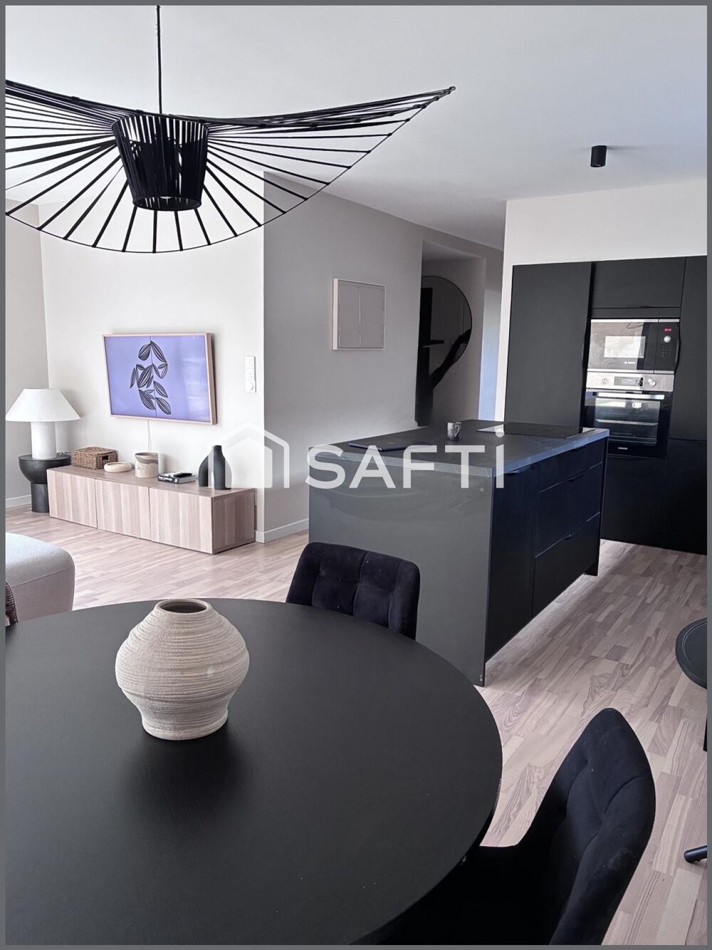 Vente Maison Maison d'architecte contemporaine avec prestations haut de gamme et bel espace extérieur, volumes, lumières et design Carbon-blanc