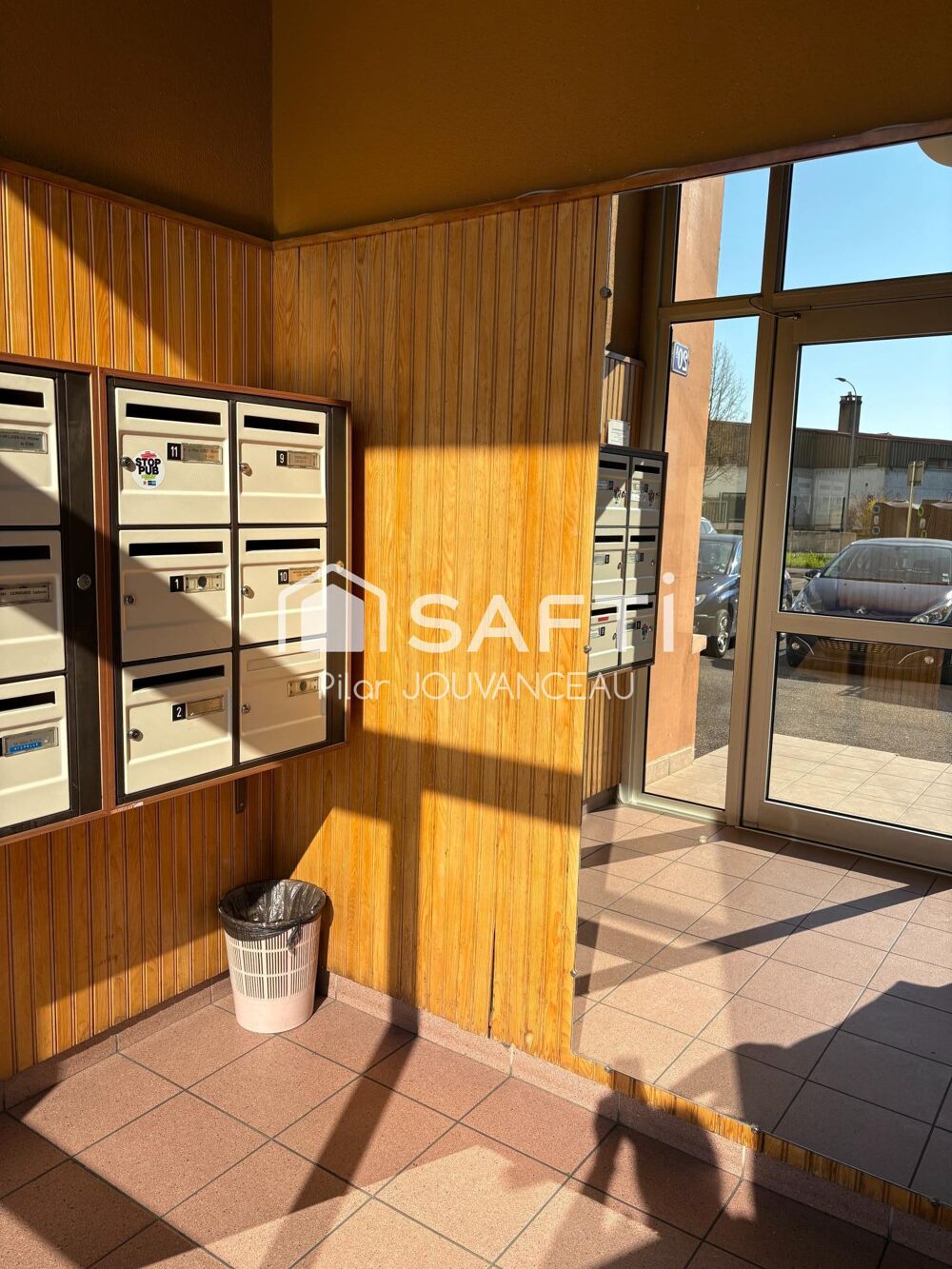 APPARTEMENT T4 - PROCHE VILLE - TRAVERSANT - TRAVAUX ISOLATION EN COURS