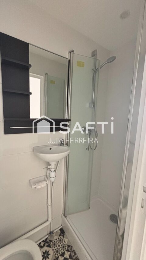   LOCAL COMMERCIAL A USAGE D APPARTEMENT RUE EMILE LEVEL 
