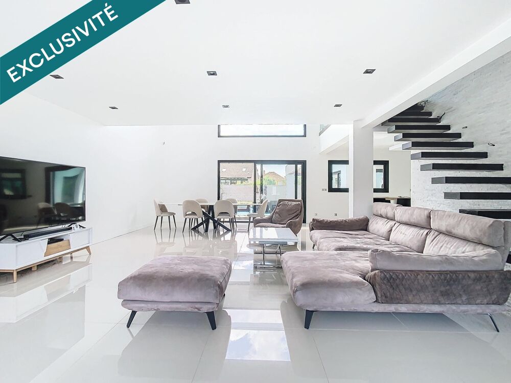 MAISON CONTEMPORAINE DARCHITECTE 246 M² PISCINE CHAUFFÉE ET PRESTATIONS HAUT DE GAMME