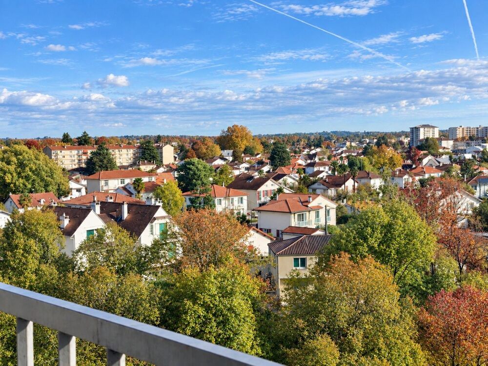 Vente Appartement Appartement T4 rénové avec garage et parking Pau