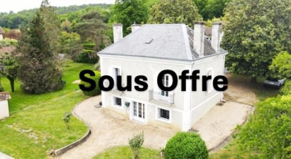 Propriété de 4 chambres et un bureau sur 2700 m2