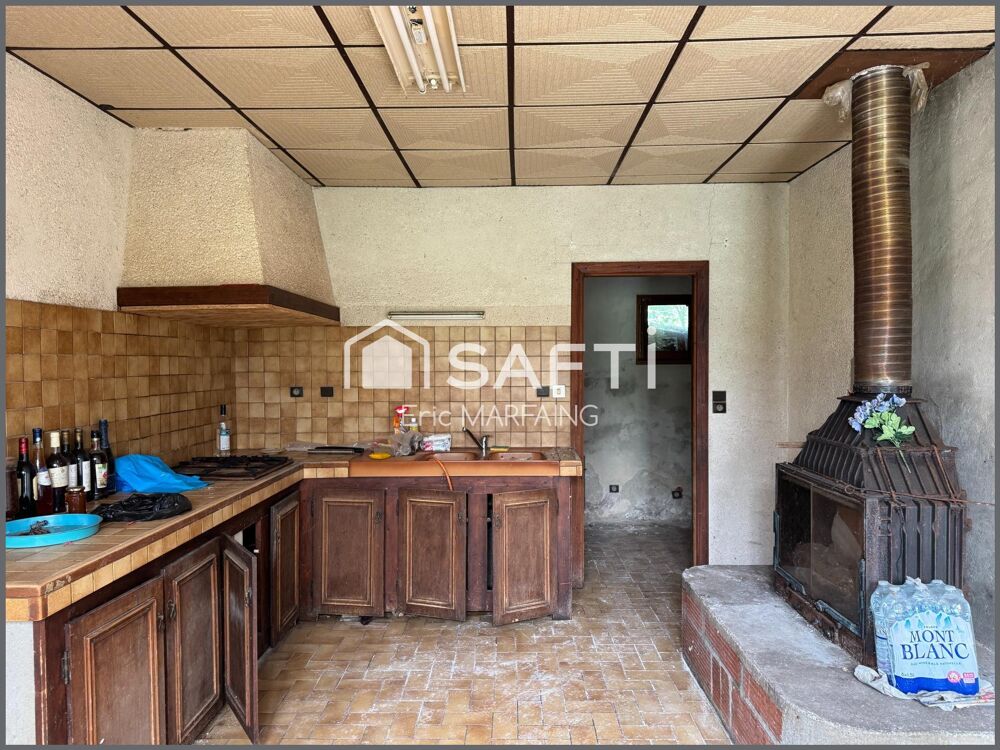 Maison de caractère à rénover  cadre rare