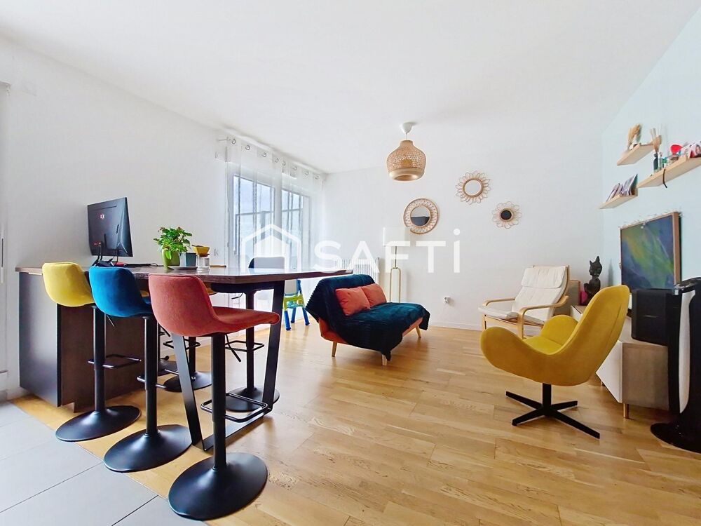 Vente Appartement Duplex aux derniers étages avec terrasse, à deux pas du RER A et E Fontenay-sous-bois