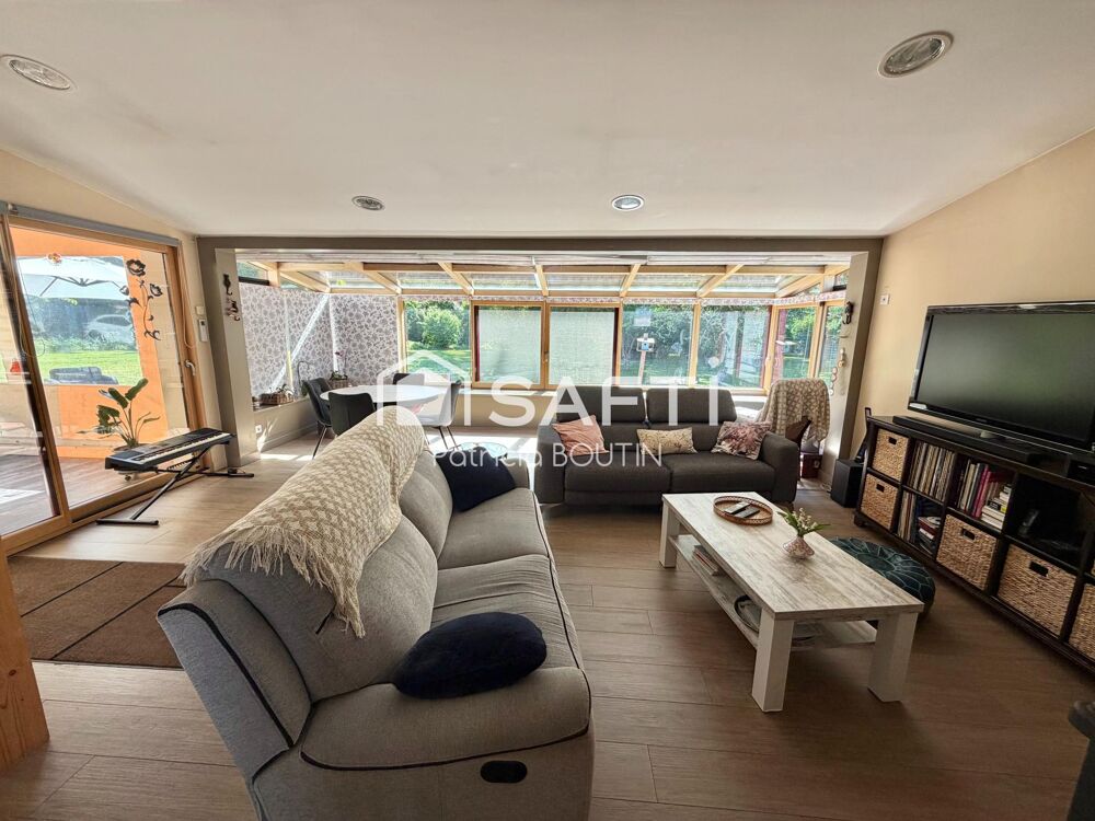 MAISON EN PIERRE 5 CHAMBRES + STUDIO ATTENANT ET PISCINE AVEC JARDIN A LEZAY