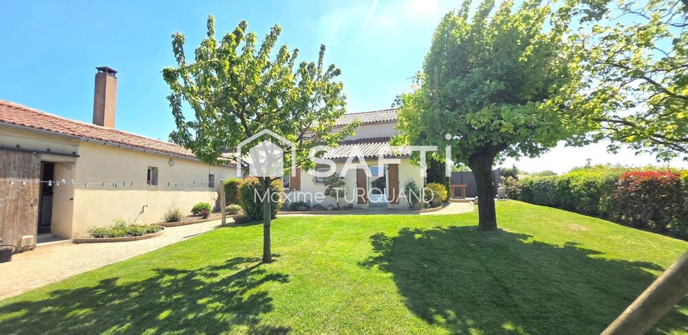 Vente Maison Longère 173m², 5 chambres, 1 bureau, dépendances + 1260m² de terrain. La foret-sur-sevre