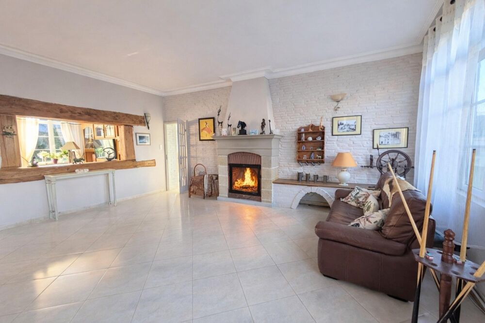 Corps de ferme 199 m² avec dépendance et boxe à chevaux