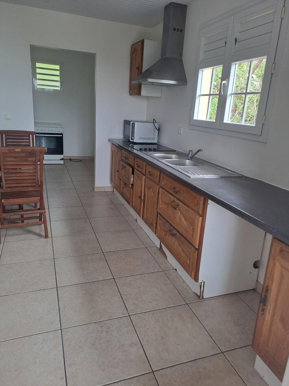 Location Appartement Haut de villa propre et lumineux avec accès jardin Le lamentin