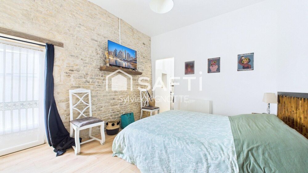 Maison pierre rénovée à mi chemin entre Surgères et Ferrières
