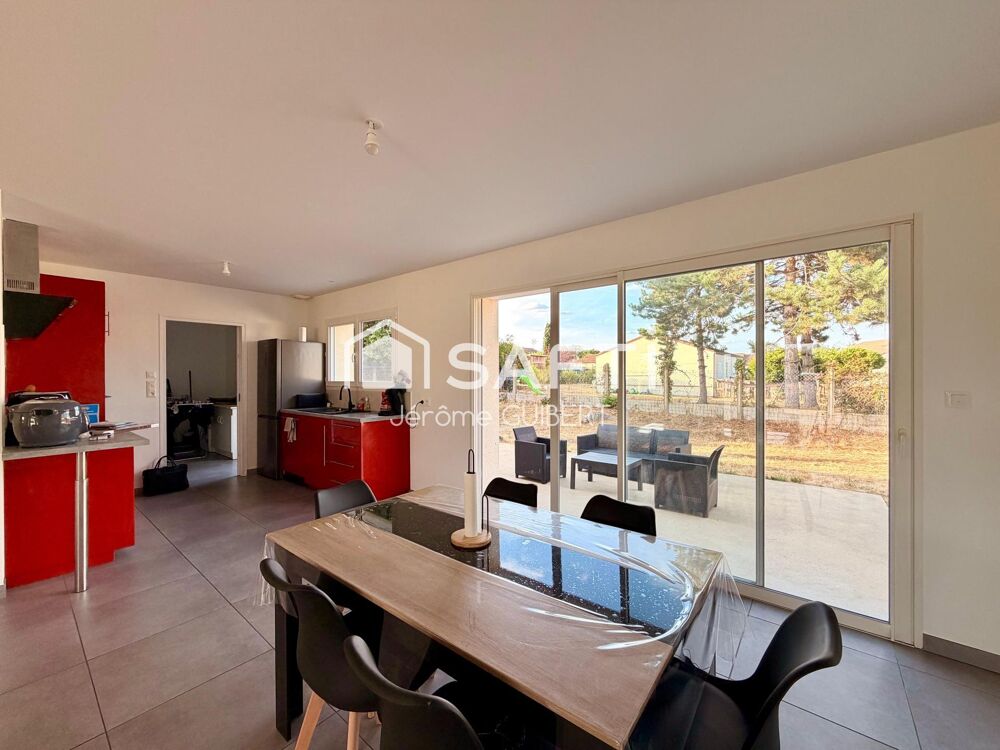 Pavillon de plain-pied  112 m²  729 m2