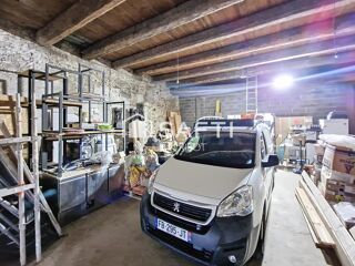  Parking / Garage  vendre 194 m
