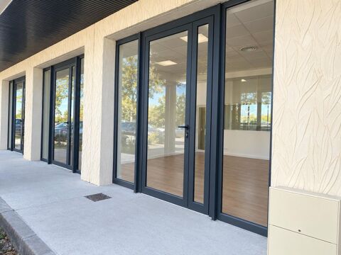 Local sans travaux, emplacement premium, parking 195000 33370 Pompignac
