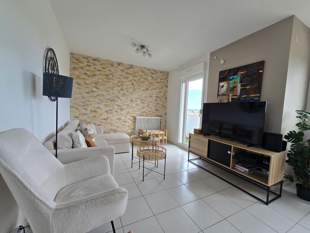 Vaste et lumineux appartement traversant, F6 3 chambre avec balcon