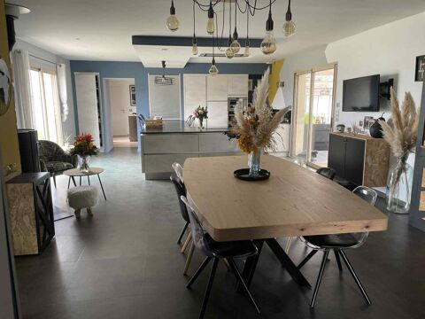   BEAU PAVILLON DE 5 CHAMBRES ET GARAGE + JARDIN ET PISCINE A FORS Maison - 7 pi�ce(s) - 165 m�