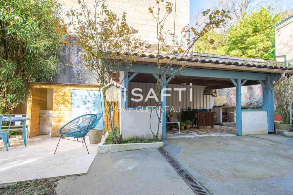 Vente Maison Maison Vieux Lormont 129 m2 (212m2 carrez) 3 chambres avec jardin et dépendance de 70m2 attenante. Lormont