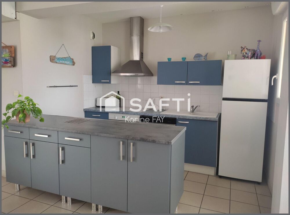 Appartement traversant  Dernier étage  Vue Albères  150 m de la mer