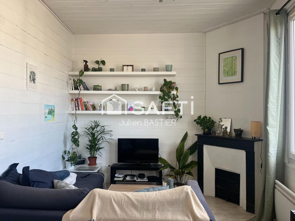 Vente Appartement Jardin Public - T1 bis de 28m2 avec chambre séparée au 3ème étage d'un immeuble en pierre dans une rue calme Bordeaux