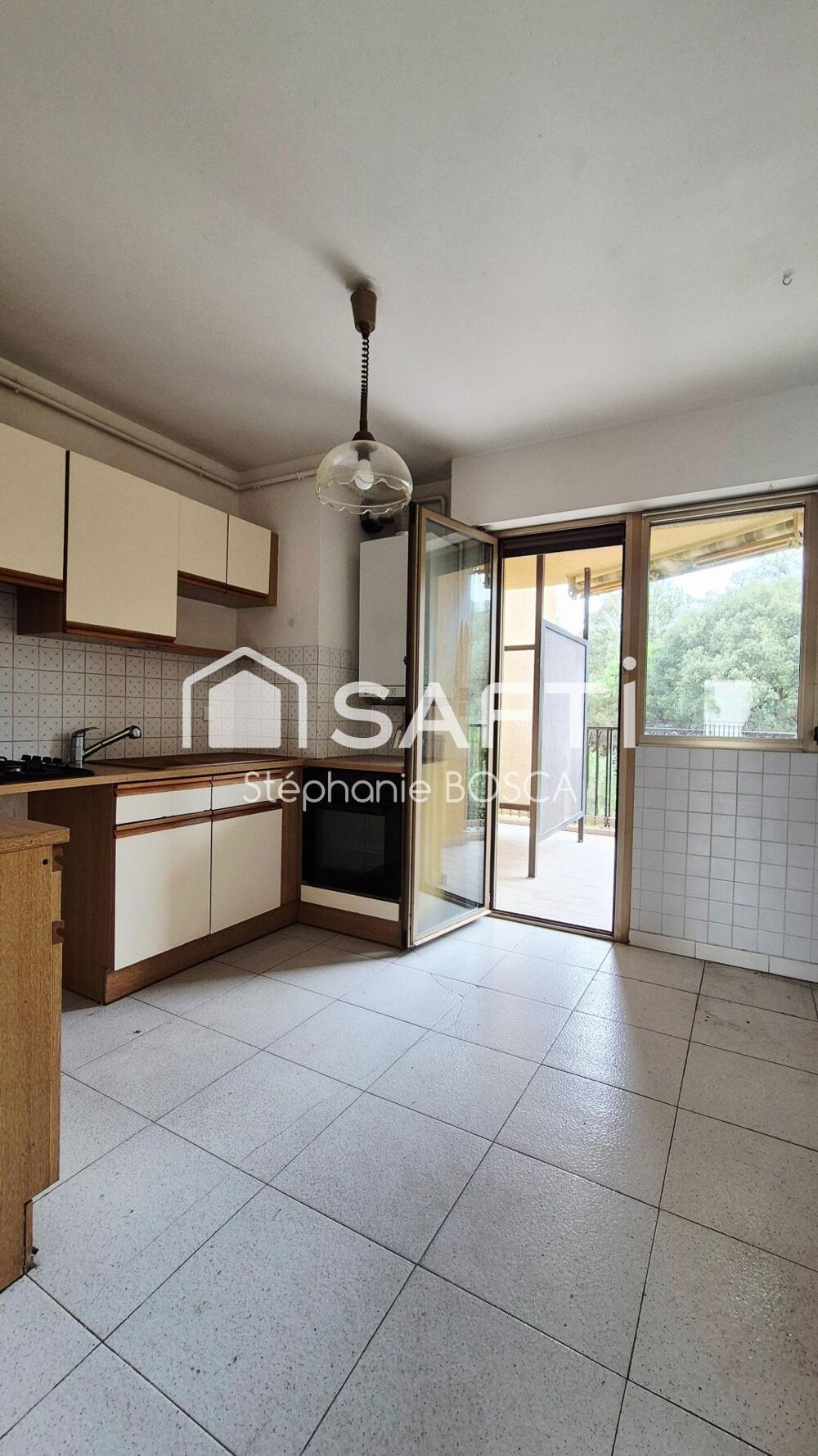 Vente Appartement T4 À RÉNOVER, 2 TERRASSES, 2ème ÉTAGE AVEC ASCENSEUR Ajaccio