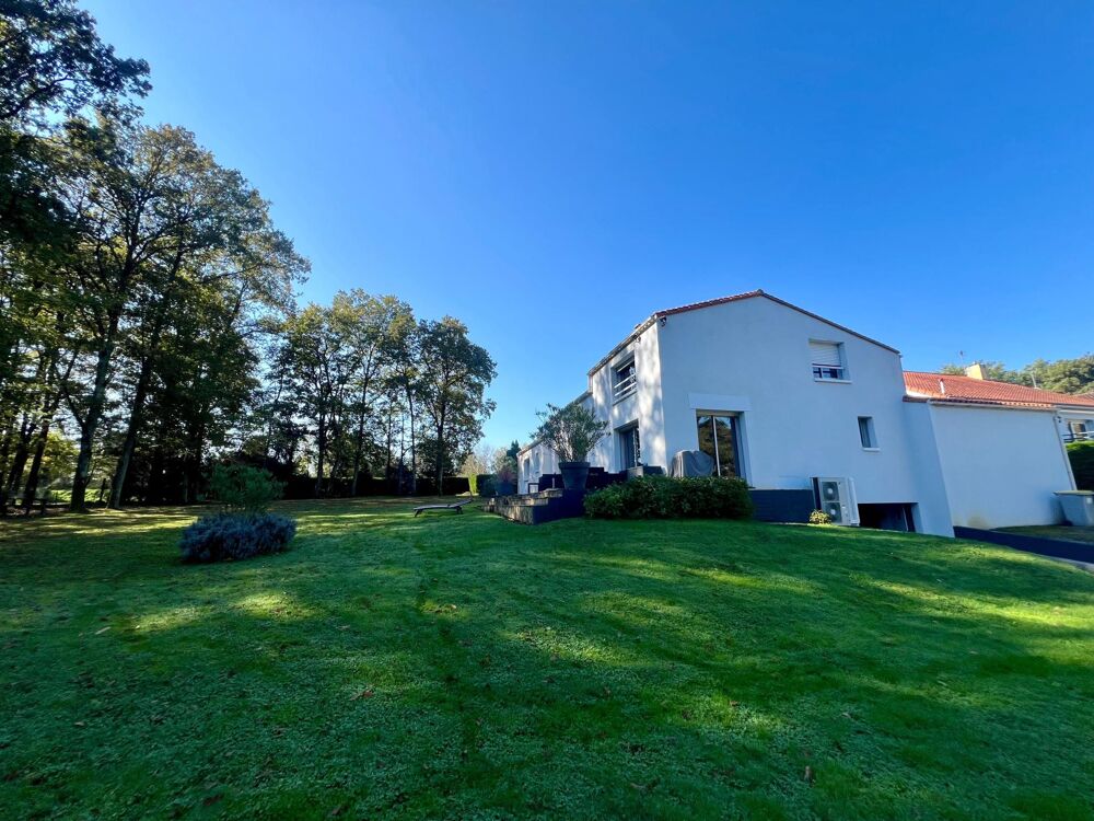 Vente Maison Maison 4 chambres - garage - carport - grand parc Saint-sebastien-sur-loire