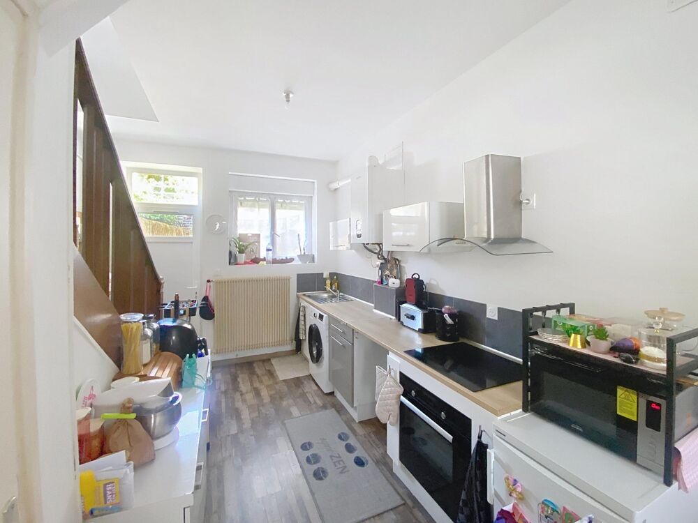 Maison de ville, 74 m², 3 chs, Centre ville Condé sur Noireau, vendue louée