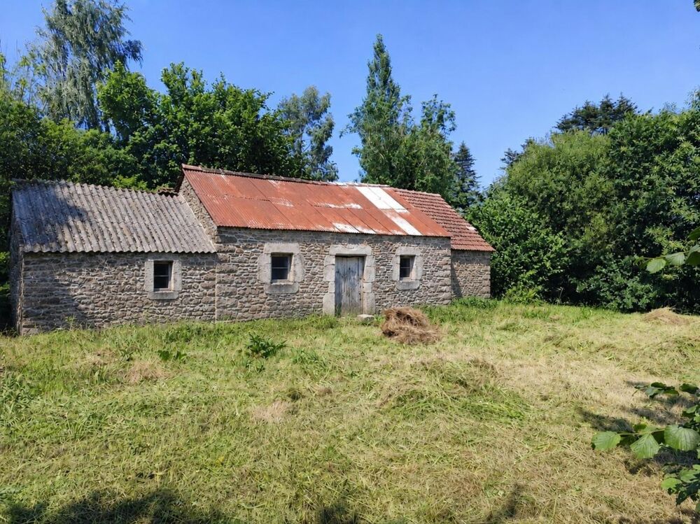 Vente Maison Maison type longère Bretonne à rénover entièrement à seulement 5 minutes des plages Treduder