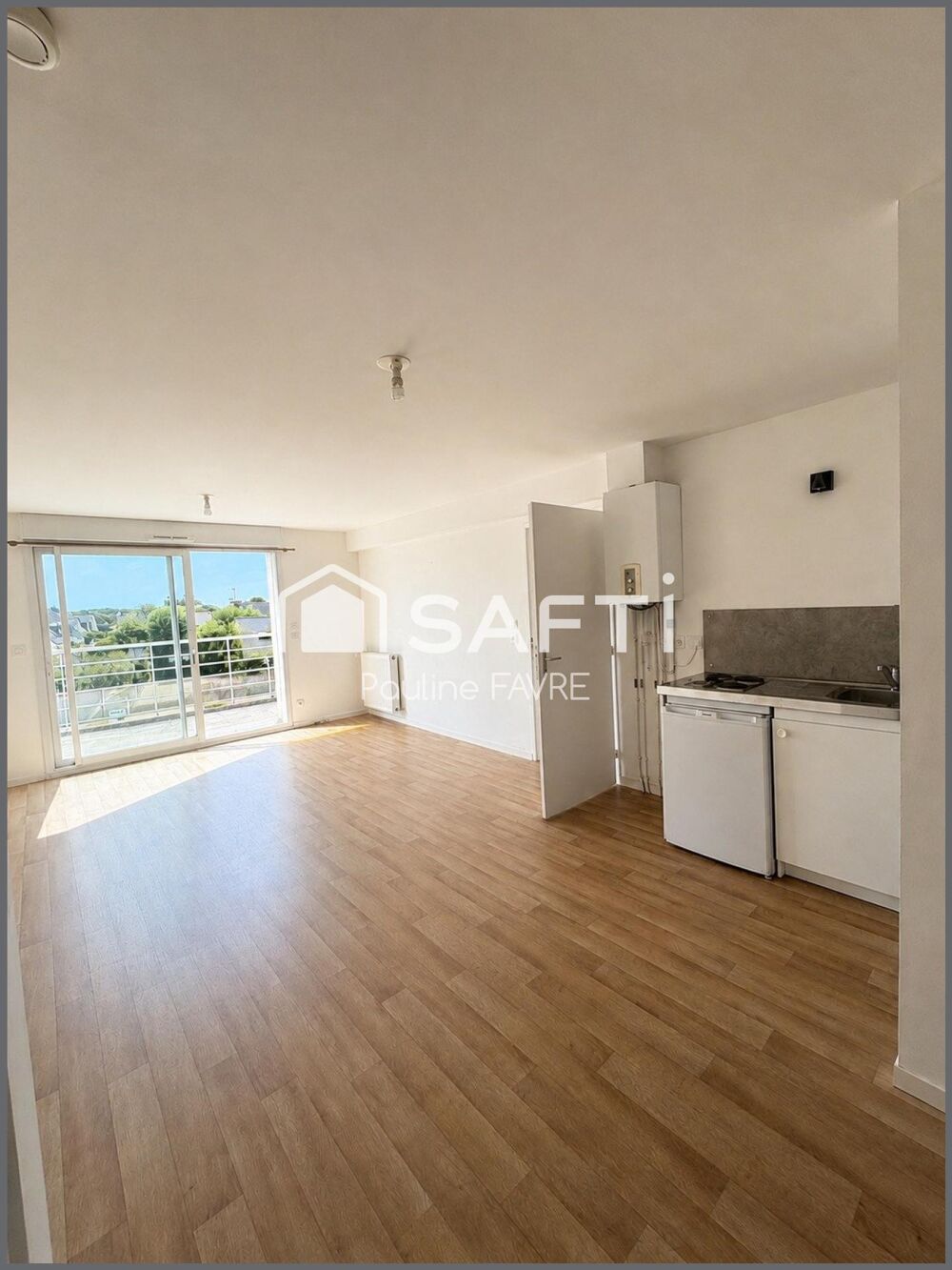 Vente Appartement T2 avec balcon et deux stationnements à Dinard Dinard