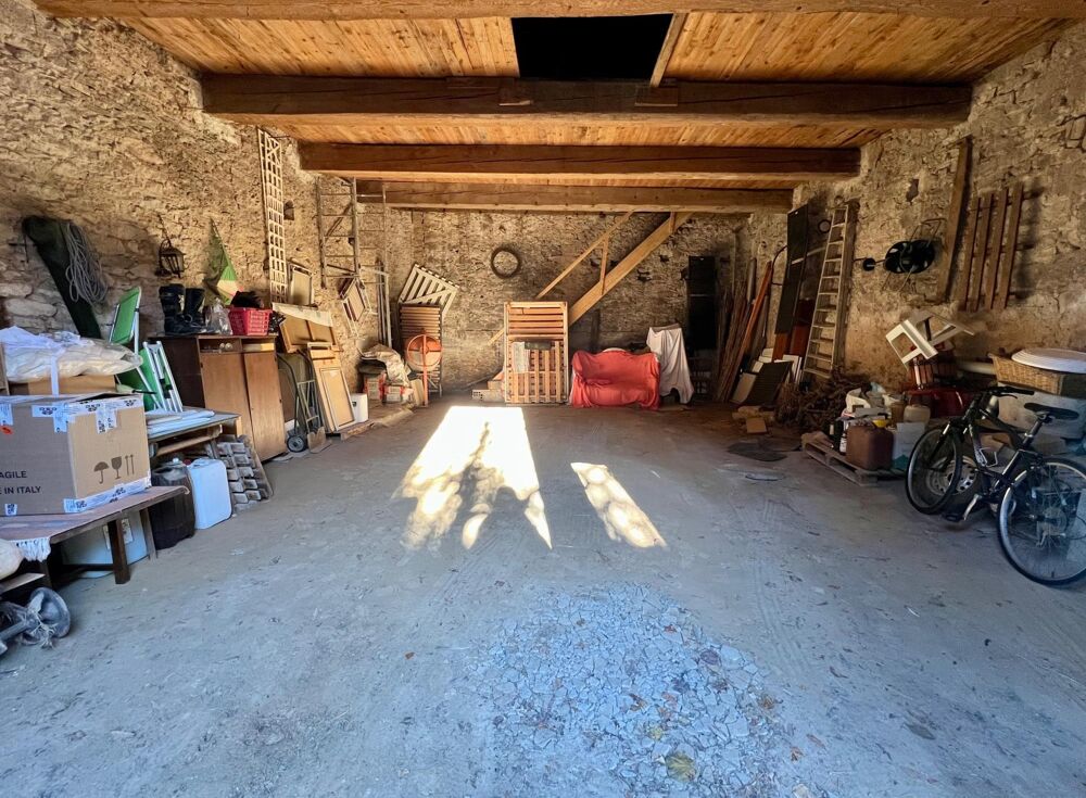 Vente Parking/Garage Parking de 148 m� sur deux niveaux, beau potentiel Castelnau-d'aude