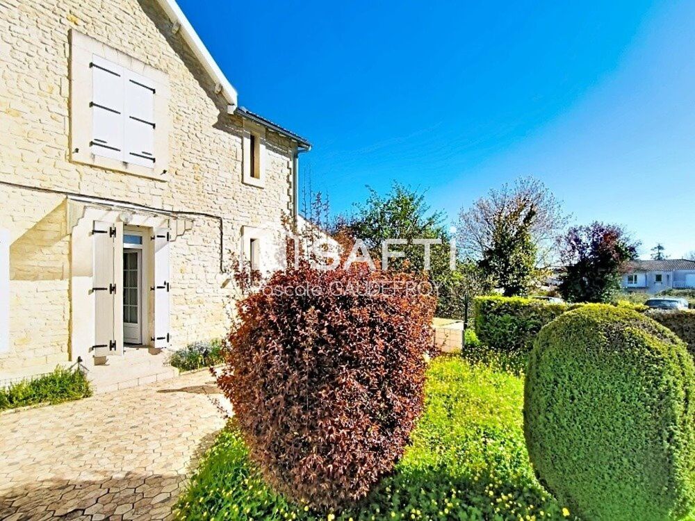 CHARENTAISE SANS TRAVAUX D'ENVIRON 120 M² SUR PARCELLE DE 658 m².