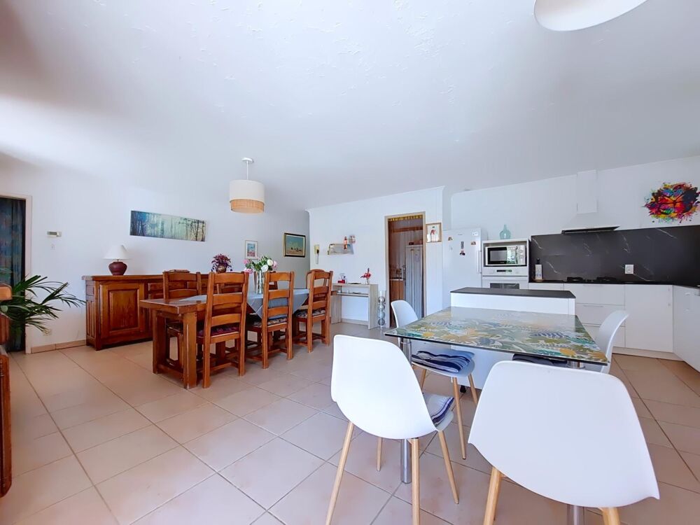 Villa 4 faces avec piscine et grand parc arboré