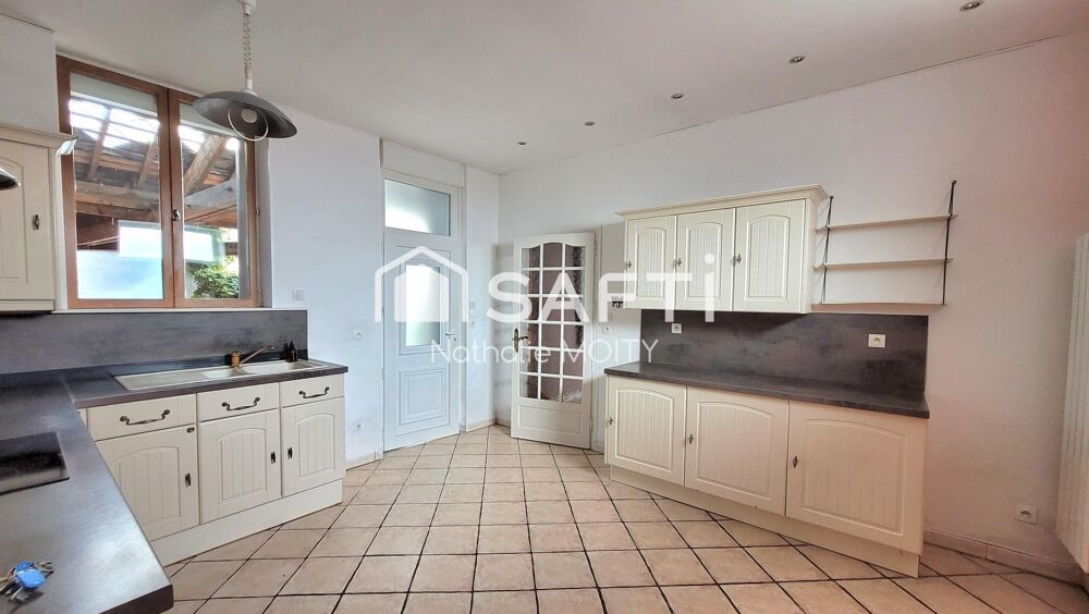 Vente Maison MAISON T6 de 143m² en CENTRE VILLE avec commodités de plain-pied, grande terrasse et accès véhicule Saint-quentin