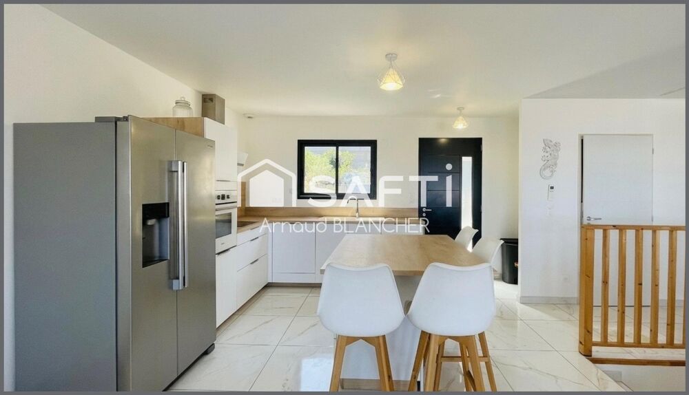 Vente Maison Villa trois faces avec vue mer spectaculaire, à quelques minutes de l'Espagne. Cerbere