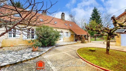   Maison d'habitation avec deux g�tes sur 4700 m2 de terrain arbor� Maison - 13 pi�ce(s) - 350 m�