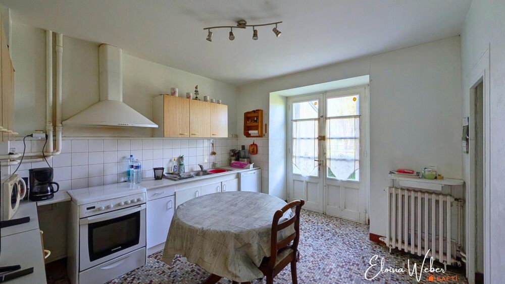 Vente Maison Fort potentiel pour une rénovation sur mesure. Jarze villages