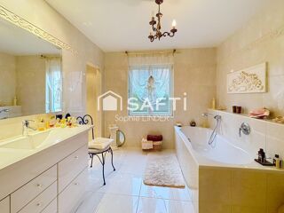  Maison � vendre 6 pi�ces 253 m�