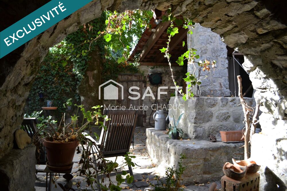 Vente Maison Mas de caractère au bord de l'eau à Labeaume avec jardin Labeaume