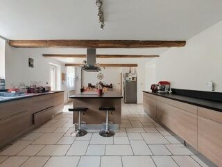  Maison à vendre 15 + pièces 429 m²