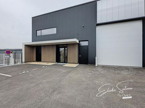 Local professionnel 133m2 hangar et bureaux 1770 49220 Le lion-d'angers