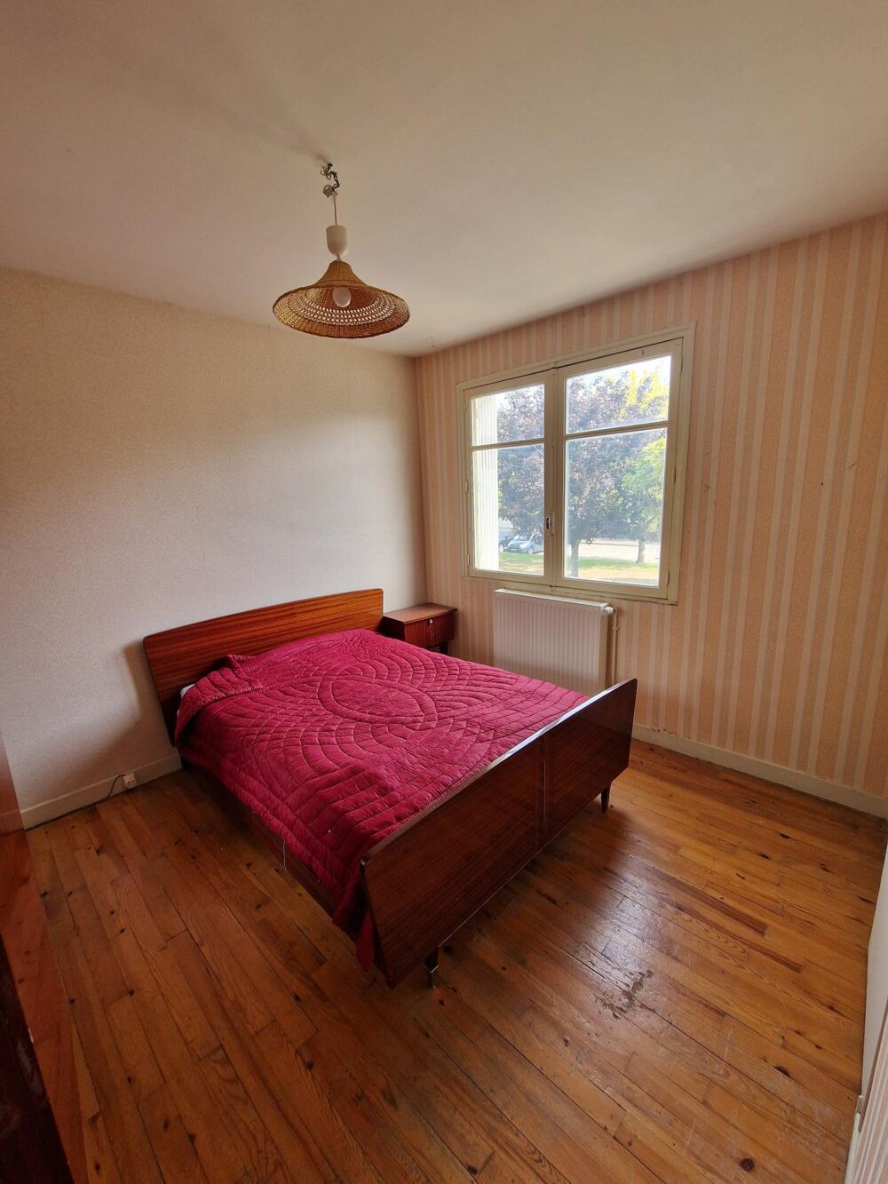 Vente Maison villa de type T5 avec petit jardin, proximité centre ville, divers commerces, écoles, collèges, lycées, installations sportives, Moissac